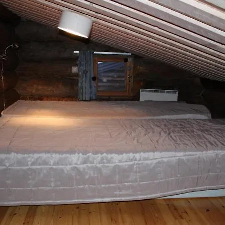 Roma - Traditional 2br Log With Sauna
